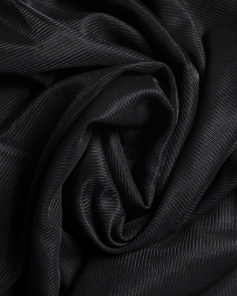 L'impératif écologique dans l'industrie des textiles techniques 4 soie noire