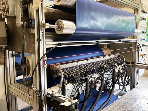 Ennoblissement textile et papier 3 Adhésivage de textile